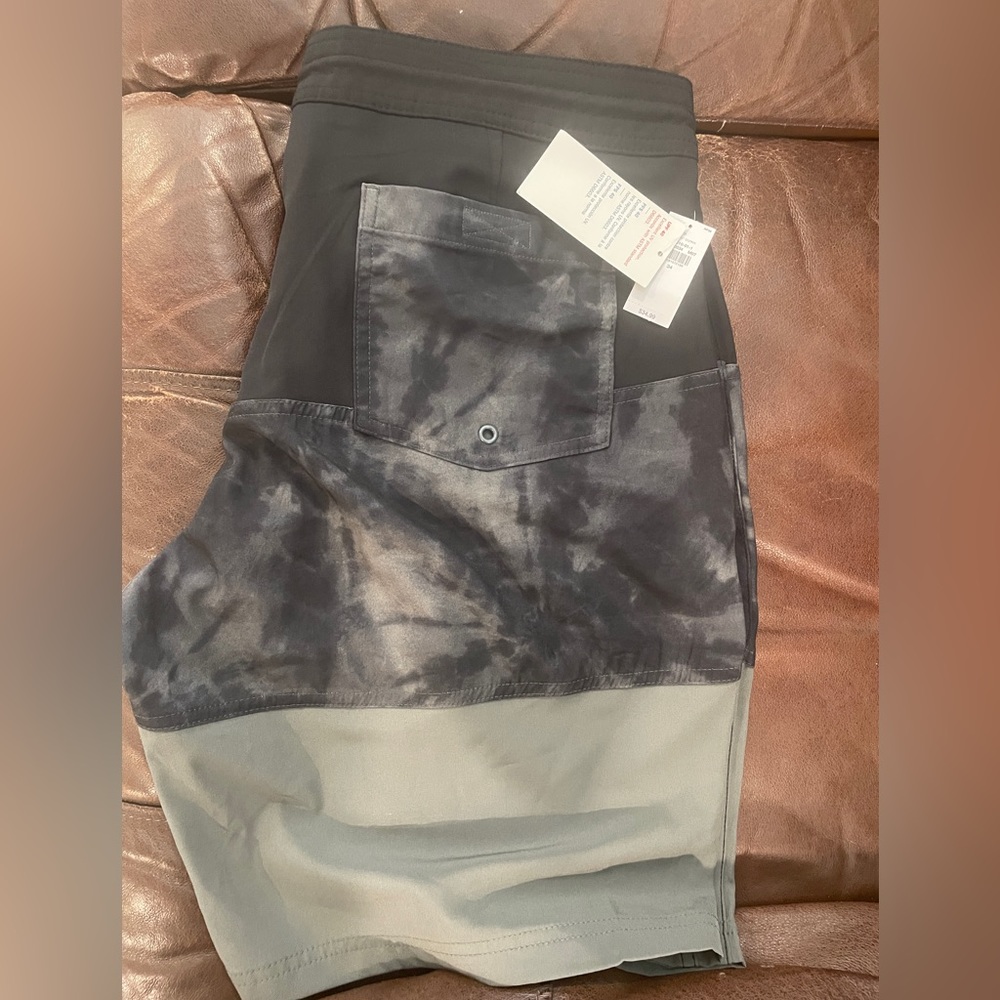 Mens Old Navy Swimwear size 34 NWT